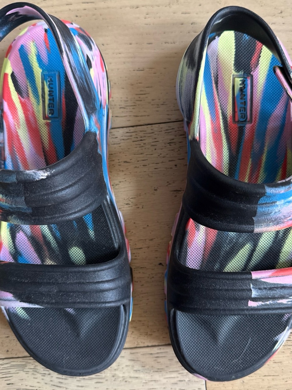 Hunter Multicolor Paint-Stripe Black Strap Sandals